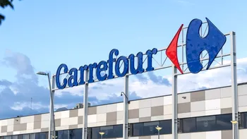 Carrefour închide încă un magazin în România. Reduceri importante la rafturi, prețurile sunt și cu 50% mai mici