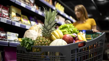 Cât de proaspete sunt alimentele din supermarket? Sunt ţinute în depozite mult timp înainte de a fi puse la raft
