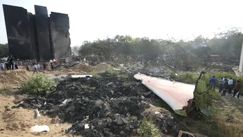 Ce s-a descoperit despre pilotul avionului din India? Cronologia dezastrului