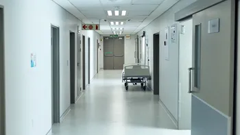 Ce salarii incredibile au medicii din spitalul din România în care se fac doar 2 internări pe lună. Rivalizează cu cele din Capitală