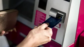 Ce sumă maximă poți retrage de la bancomat fără să fii luat la întrebări de bancă sau de ANAF