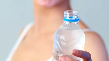 Cum poţi răcori apartamentul cu nişte sticle de plastic? Trucul te salvează în zilele caniculare