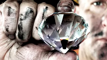 Doi tineri au găsit un diamant de 6.500.000 de euro, iar cu ce s-au ales în final a stârnit un val de controverse