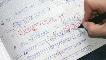 Lucrările de control, tezele și examenele elevilor vor fi corectate cu ajutorul inteligenței artificiale. Cum se schimbă învățământul din Regatul Unit