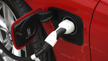 Adio opriri dese la priză: vine mașina electrică ce merge cu peste 4.800 km fără pauză