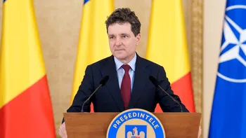 Nicușor Dan, surprins în timp ce cumpăra haine copiilor dintr-un magazin renumit pentru prețurile accesibile. Președintele a acceptat chiar să facă poze cu angajații