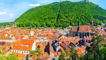 Oraşul din România sufocat de hoteluri. Locuitorii nu sunt deloc mulţumiţi de aglomeraţie