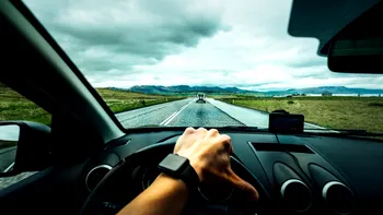 Soluția minune care ar putea reduce accidentele pe străzile din România. Limitarea vitezei la mașini, printre opțiuni