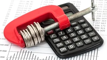 Taxarea inversă generalizată, cea mai nouă găselniță de la Guvern. Experții fiscali avertizează: Ar împinge colectarea TVA către peste 600.000 de operatori economici
