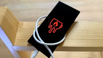Valul de caniculă vine cu un avertisment: cum îți poți distruge bateria telefonului fără să știi