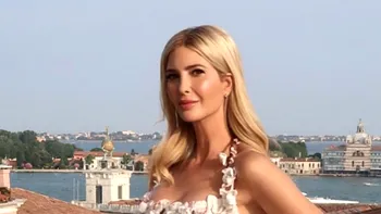 Toată lumea a avut aceeaşi reacţie la rochia purtată de Ivanka, fiica lui Donald Trump, la nunta lui Jeff Bezos. De ce a surprins ţinuta tinerei?