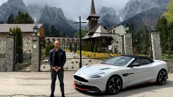 Poliția i-a dat permisul înapoi după doar 3 zile, deși fusese prins cu 196 km/h în localitate. Cum a reușit să își recupereze carnetul atât de repede Andrew Tate