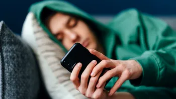 La un click distanță de pericol: Cum au în vizor hackerii generația Z prin moda online