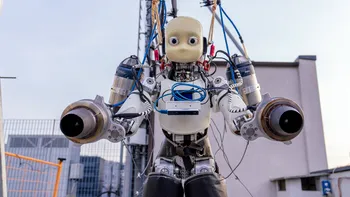 Un robot umanoid a zburat pentru prima dată în lume. Inovație istorică reușită în Italia după 7 ani de cercetare