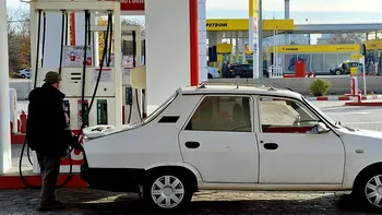 Prețul benzinei și motorinei ar putea „sări în aer”, iar de vină nu mai e guvernarea din România, ci bombardamentele americane din Iran