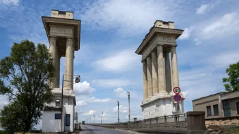 Şoferii, sfătuiţi să evite Podul Giurgiu-Ruse duminică după-amiază. Poliţia de Frontieră, avertisment legat de protestele din Bulgaria