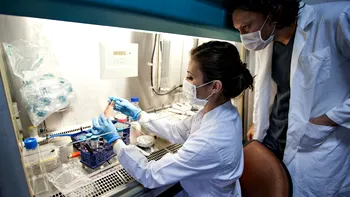 Descoperire majoră în căutarea unui leac pentru HIV: virusul poate fi făcut „vizibil” în celulele umane