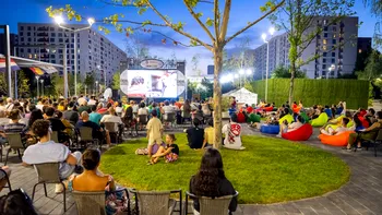 Unde poţi vedea filme gratis în aer liber, în Bucureşti? Evenimentul „Cinema sub Stele” începe pe 8 august, în Capitală