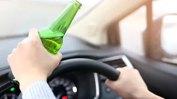Ce pățești în România dacă ești prins băut, fără permis de conducere și RCA la volanul unei mașini cu talonul suspendat. Pățania unui tânăr de 24 de ani în trafic