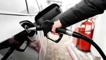 Benzina și motorina se scumpesc din nou. Cât te va costa un plin de mâine