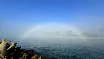 Ce este curcubeul alb care a apărut astăzi în Mangalia? Imaginile au împărţit internauţii în două tabere: 