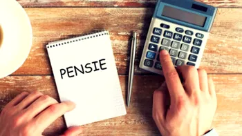 Cât pierzi din pensie dacă scoţi 30% din banii din Pilonul II? Eşti obligat să plăteşti CASS şi impozit