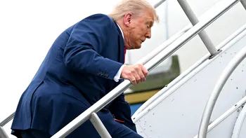 Popularitatea lui Trump se prăbușește în sondaje. Americanii dezamăgiți de scandalul Epstein și de politicile incoerente