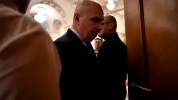 Bolojan mai vine cu două pachete de măsuri fiscal-bugetare - intră tare în pensiile speciale prin reforme, fără 