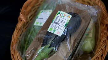 Românii vor vedea mai multe legume bio românești în supermarket. Grădina Noastră, prima cooperativă bio lansată de Carrefour România.