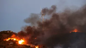 Incendii în Thassos. Sunt pene de curent, iar flăcările ajung la şosele. Ce spun românii aflaţi în vacanţă pe insulă grecească