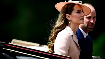 Prințesa Kate, apariție spectaculoasă lângă Emmanuel și Brigitte Macron. Ținuta cu care a impresionat pe toată lumea