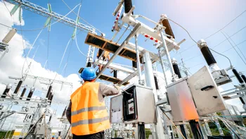 Marii furnizori de energie, obligați să încheie cu clienții contracte la prețuri fixe pe cel puțin 1 an. Ce spune legea şi despre preţuri?