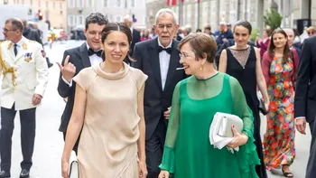 Mirabela Grădinaru a strălucit pe covorul roșu din Salzburg. Rochia cu care a atras toate privirile. De data aceasta a schimbat designerul
