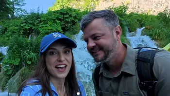 Paradisul tropical de lângă România i-a surprins pe doi români călători. 