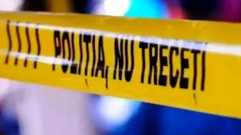 Un copil de 15 ani s-ar fi spânzurat de creanga unui copac. Trupul său neînsuflețit a fost găsit lângă casă