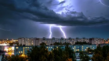 Vreme extremă în următoarele ore. ANM anunță ploi puternice, vijelii și grindină