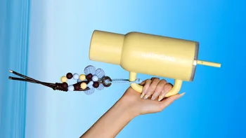 Legătura dintre hidratare și sănătate pielii, mai clară ca niciodată. Cum arată rutina de vară pentru skincare, conform experților waterdrop