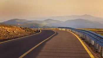 Accident grav pe Transalpina. Cine erau cei doi motociclişti care au murit din cauza impactului