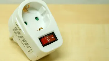 Aparate electrocasnice pe care trebuie să le scoți din priză când pleci de acasă. Scuteşti bani serioşi la factură