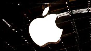 Apple, sub foc încrucișat: de ce sunt supărați toți pe gigantul din Cupertino