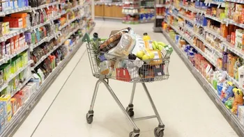 Ce au început să facă românii la cumpărături. Și-au schimbat radical comportamentul, iar retailerii au fost nevoiți să vină cu alte oferte