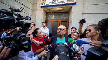 Cristian Popescu Piedone reacţionează, după publicarea discuţiilor cu soţia sa. 