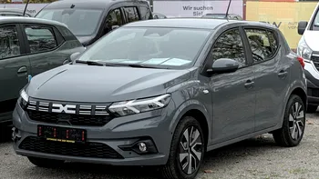 Dacia Sandero pierde coroana europeană. Ce mașini i-au luat „româncei” fața la vânzări
