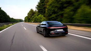 Mașina electrică cu cea mai mare autonomie circulă deja în Germania, dar nu ai auzit de ea. Merge 1200 de kilometri departe de priză
