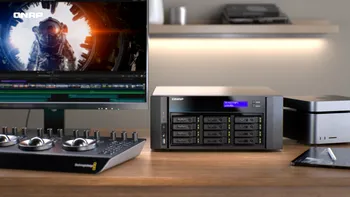QNAP duce soluțiile de stocare la un alt nivel cu TS-h1277AFX. Ideal pentru echipe mari, are 12 bay-uri all-flash, AMD Ryzen 7 9000 și suportă până la 25GbE