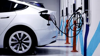 Bateria la mașina electrică - în ce stil ar trebui să conduci ca să-i prelungești viața