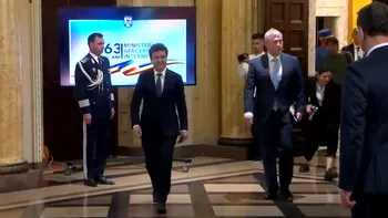 Nicușor Dan a renunţat la maşina oficială pentru a merge pe jos, chiar şi pe caniculă. L-a luat şi pe Cătălin Predoiu cu el. Unde au mers cei doi politicieni