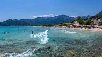 Unde găsești cele mai curate plaje din Thassos. Românii se plâng de algele de la mal