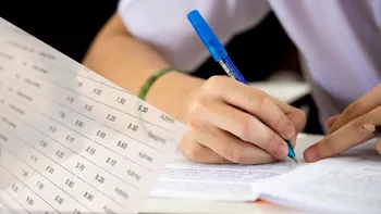 S-au afişat rezultatele la Evaluarea Națională 2025. 83,1% dintre elevi au obţinut medii peste 5. Când şi cum se face contestaţie anul acesta, model de cerere