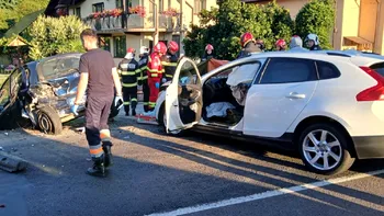 Accident cumplit pe Valea Oltului: 7 persoane implicate, un copil de 3 ani a murit, iar 6 au ajuns la spital